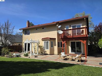 161 Hackamore Ln