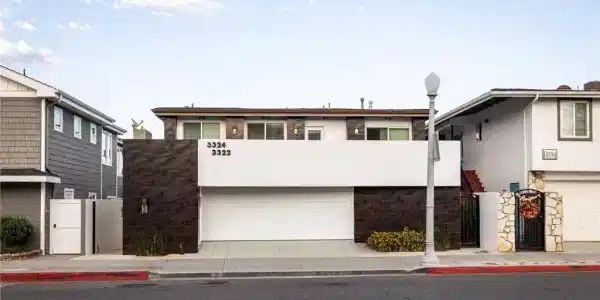 3322 Via Lido