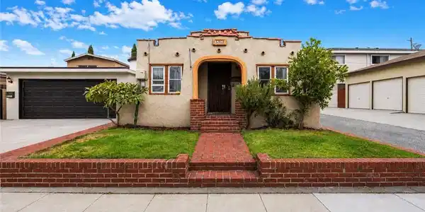 12023 Freeman Avenue