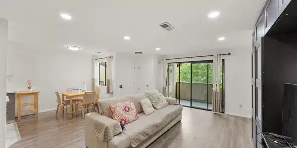 162 Shaniko Cmn