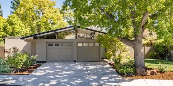 779 Holly Oak Drive