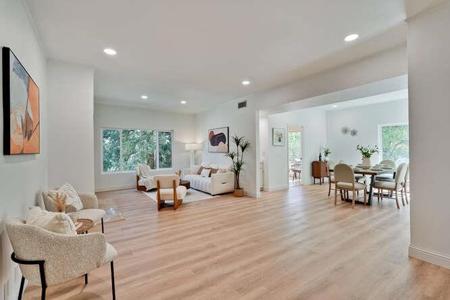 425 N El Camino Real