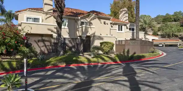 100 Sea Cliff Way