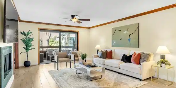 8870 Villa La Jolla Dr