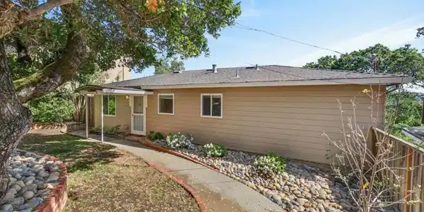 2315 Monserat Avenue