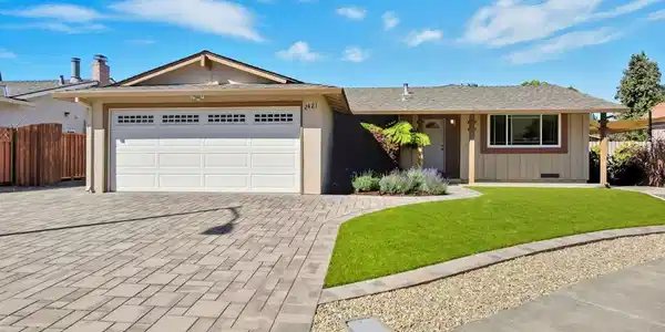 2421 Maraschino Pl