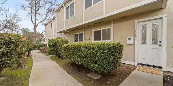 4559 Deerfield Ter