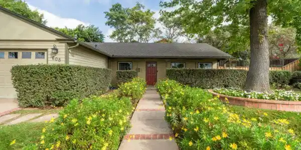 608 Camino Campana