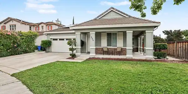 224 Hearthstone Cir