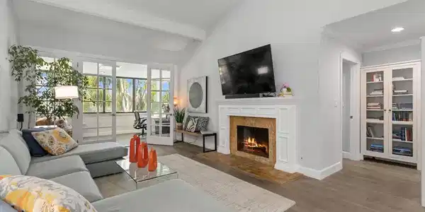 310 Tahiti Way