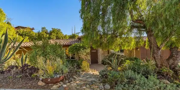 825 Gonzales Street