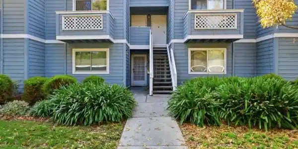 1494 Four Oaks Circle