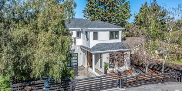 12 CRANFIELD Avenue