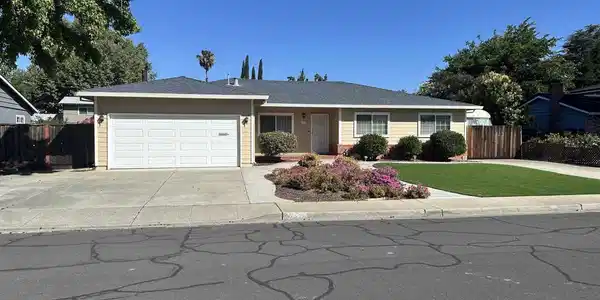 1707 Bishop Dr