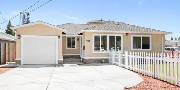 552 Borregas Avenue