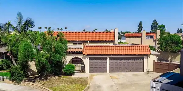 8111 Dartmoor Dr