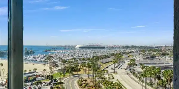 800 E Ocean Boulevard