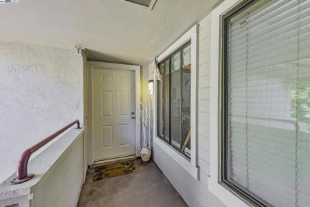 6382 Buena Vista Dr