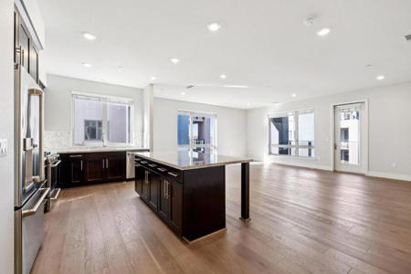 1028 Foster Square Lane