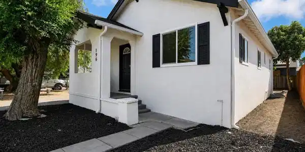196 N Bella Monte Ave