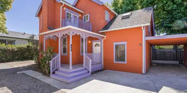 807 Laurel Street