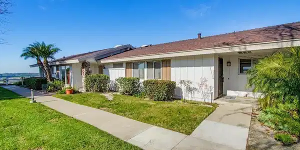 3660 N Vista Campana N