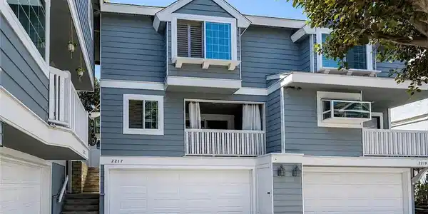 2217 Mayfair Court