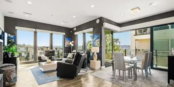 8571 Aspect Dr