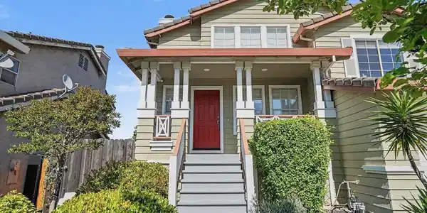 832 Steffa St