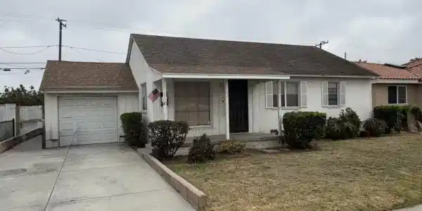222 W Juniper Street