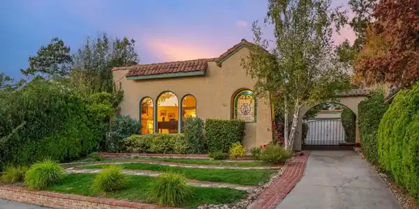 732 Paloma Avenue
