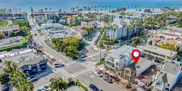 2210 Avenida De La Playa