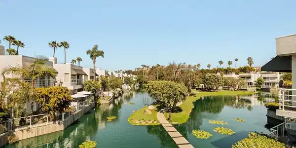 610 Harbor Street
