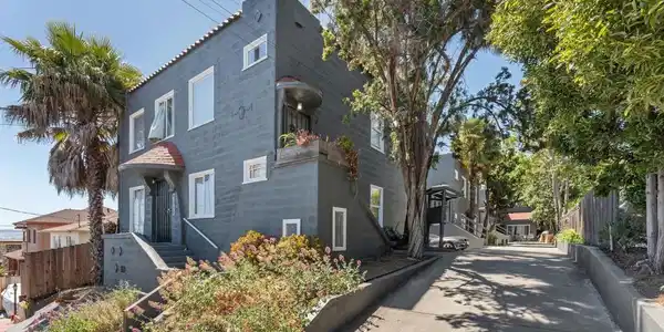 2823 11Th Ave