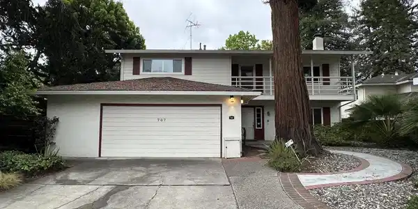 707 Charleston Court