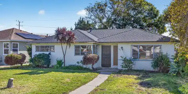 722 W Robert Avenue