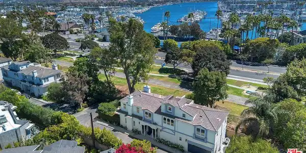 928 Harbor Crossing Lane