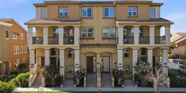 38922 Dandelion Place