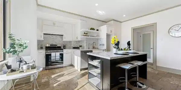 315 W 3rd Street