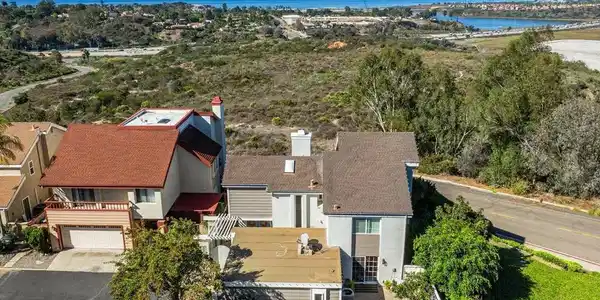 1762 Burgundy Road