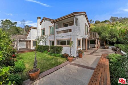 17053 Palisades Circle