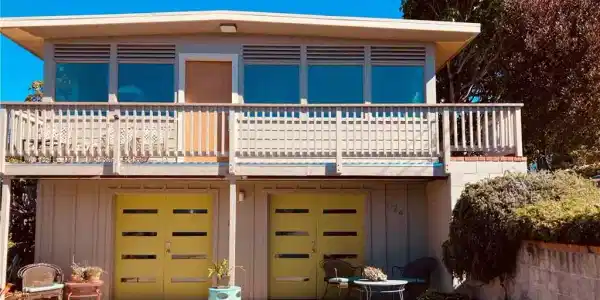 624 Bay Ave