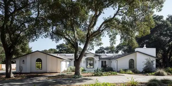 212 Oak Grove Avenue
