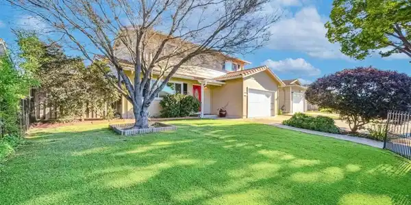 2152 Ashwood Lane