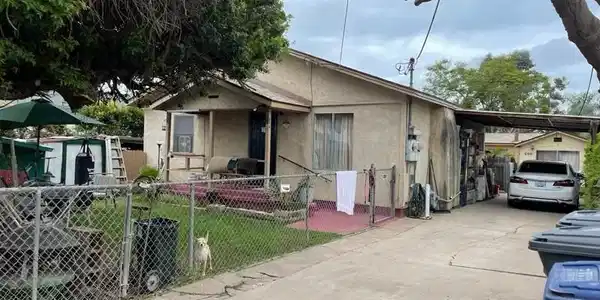 690 E 30th