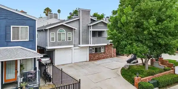 4223 Arizona St