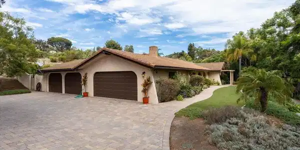 218 Via Del Cerrito