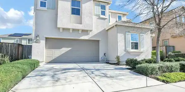 5425 Alvar Loop