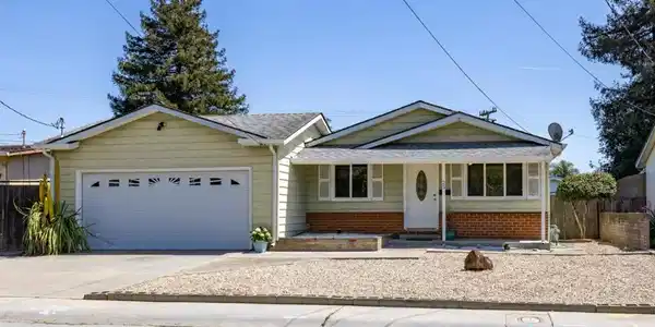 25 Holm Road