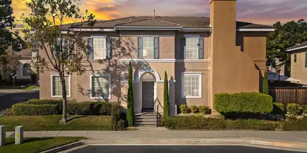 120 Venetia Way